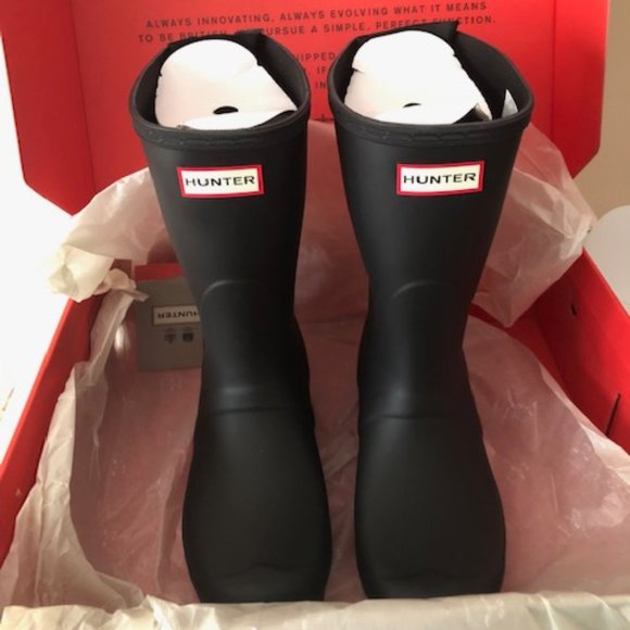 Hunter Original Short Back Adjustable Rain Black Boot. Size: 8, 39 - Picture 2 of 11